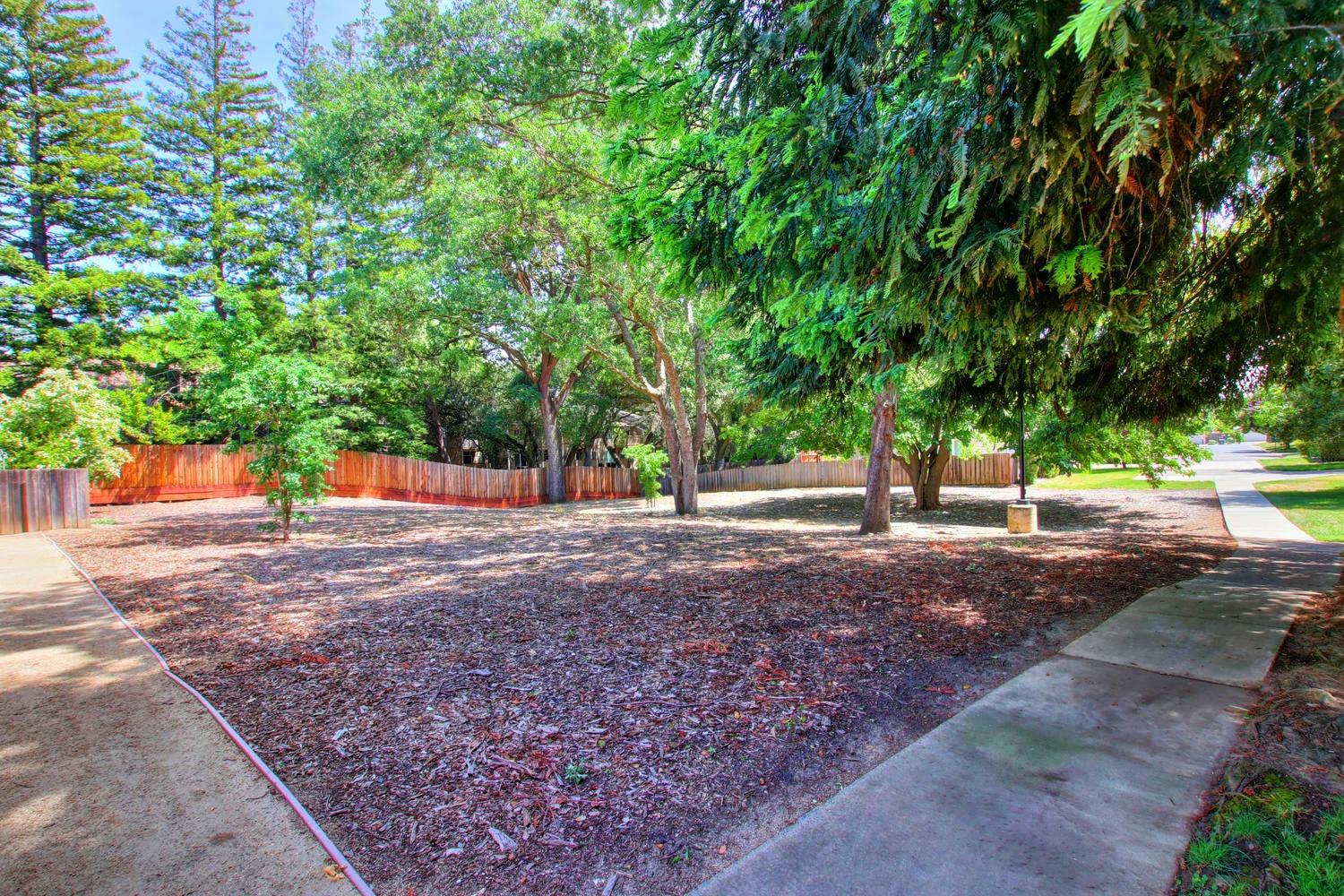 Sold, 3 Bedrooms, 2 Bathrooms, Townhouse, Briarwood Coloma, Rancho Cordova/Gold River, 2267 Autumnleaf Ln, Rancho Cordova, CA 95670-4203, Beth Christensen, Dunnigan Realtors, Top Agent