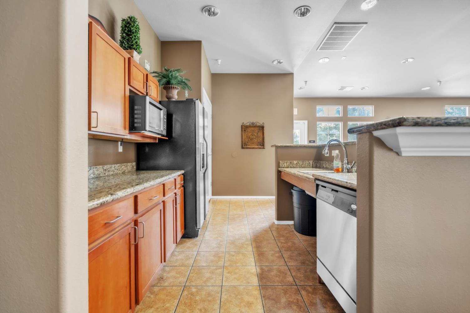 Active, 2 Bedrooms, 2 Bathrooms, Condominium, Natomas, 4200 E Commerce Way #1011, Sacramento, CA 95834, Beth Christensen, Dunnigan Realtors, Top Agent