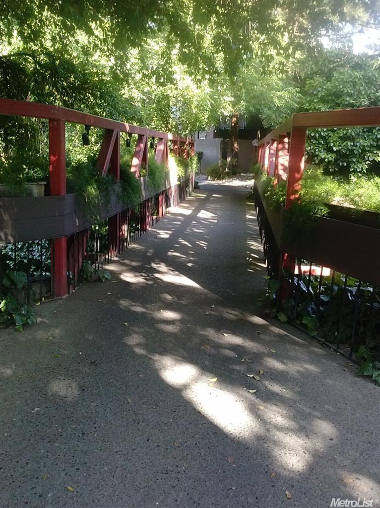 Sold, 2 Bedrooms, 1 Bathrooms, Condominium, Sacto Arden/Arcade Creek/Vicinity, 2229 Woodside Ln #4, Sacramento, CA 95825-8629, Beth Christensen, Dunnigan Realtors, Top Agent