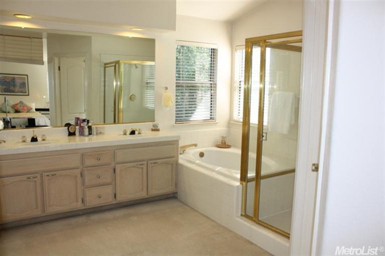 Sold, 4 Bedrooms, 3 Bathrooms, Single Family Home, Carmichael, 5416 Miriam Ct, Carmichael, CA 95608-4784, Beth Christensen, Dunnigan Realtors, Top Agent