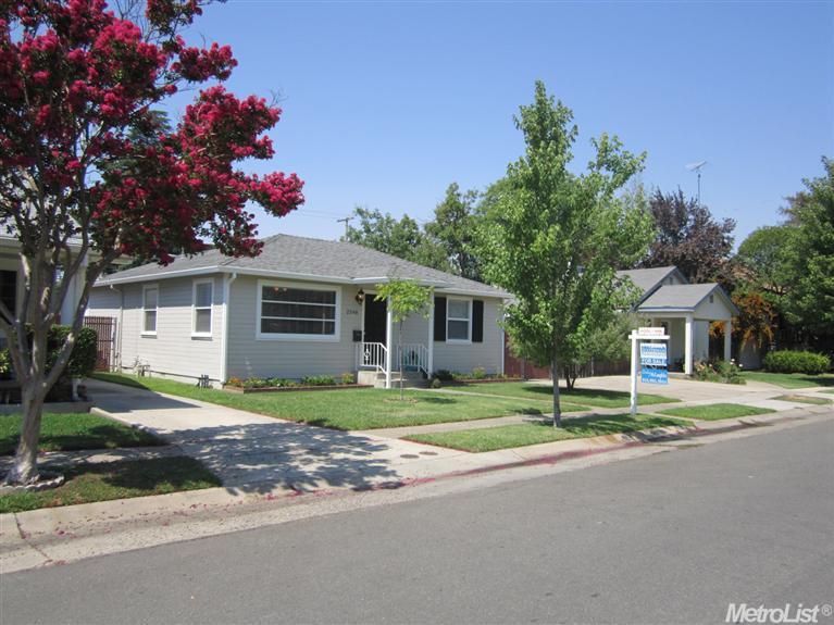 Sold, 2 Bedrooms, 1 Bathrooms, Single Family Home, East Sacramento & Vicinity, 2548 52nd St, Sacramento, CA 95817-1622, Beth Christensen, Dunnigan Realtors, Top Agent
