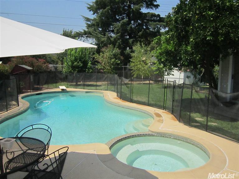 Sold, 2 Bedrooms, 1 Bathrooms, Single Family Home, East Sacramento & Vicinity, 2548 52nd St, Sacramento, CA 95817-1622, Beth Christensen, Dunnigan Realtors, Top Agent