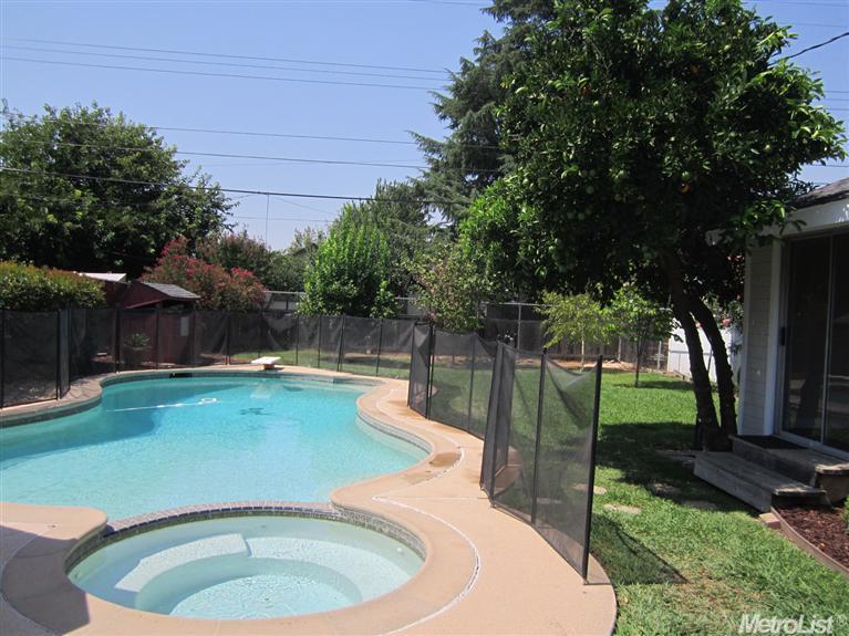 Sold, 2 Bedrooms, 1 Bathrooms, Single Family Home, East Sacramento & Vicinity, 2548 52nd St, Sacramento, CA 95817-1622, Beth Christensen, Dunnigan Realtors, Top Agent