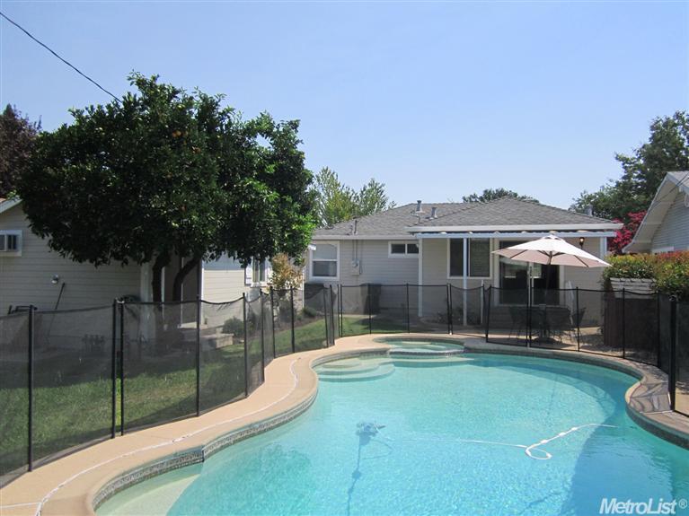 Sold, 2 Bedrooms, 1 Bathrooms, Single Family Home, East Sacramento & Vicinity, 2548 52nd St, Sacramento, CA 95817-1622, Beth Christensen, Dunnigan Realtors, Top Agent