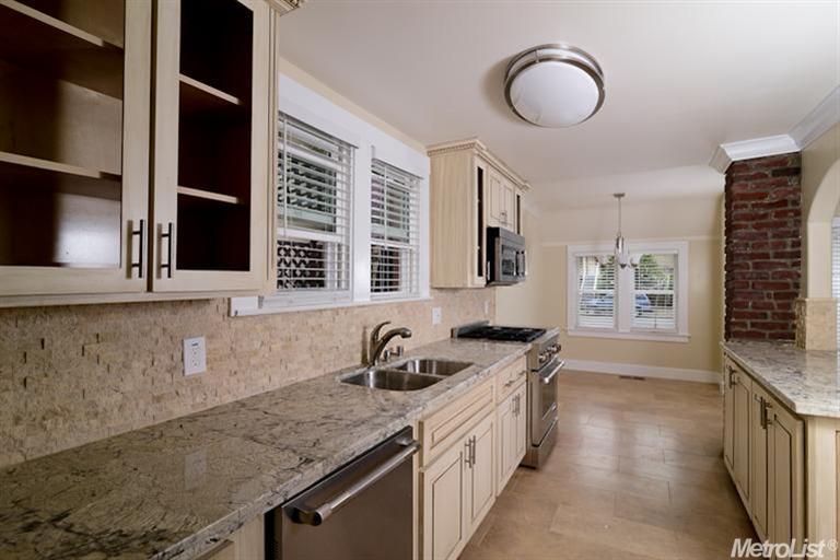 Sold, 3 Bedrooms, 2 Bathrooms, Single Family Home, Sacramento Downtown/Midtown, 2612 D St, Sacramento, CA 95816, Beth Christensen, Dunnigan Realtors, Top Agent