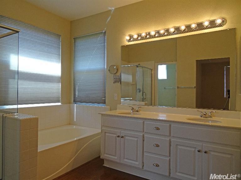 Sold, 3 Bedrooms, 2 Bathrooms, Single Family Home, No Sacto/Natomas/Del Paso Heights, 2857 Roseau Way, Sacramento, CA 95833-3585, Beth Christensen, Dunnigan Realtors, Top Agent