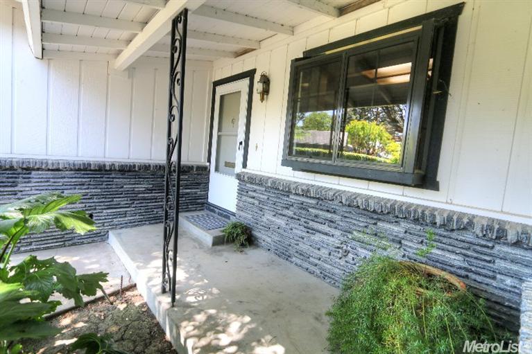 Sold, 3 Bedrooms, 2 Bathrooms, Single Family Home, Sacto So Land Park/Greenhaven, 6460 Driftwood St, Sacramento, CA 95831-1045, Beth Christensen, Dunnigan Realtors, Top Agent