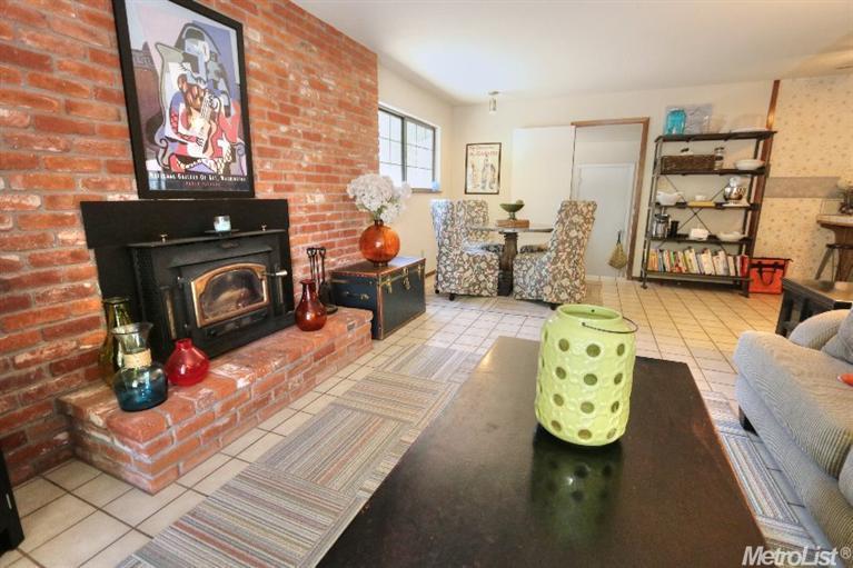 Sold, 3 Bedrooms, 2 Bathrooms, Single Family Home, Sacto So Land Park/Greenhaven, 6460 Driftwood St, Sacramento, CA 95831-1045, Beth Christensen, Dunnigan Realtors, Top Agent