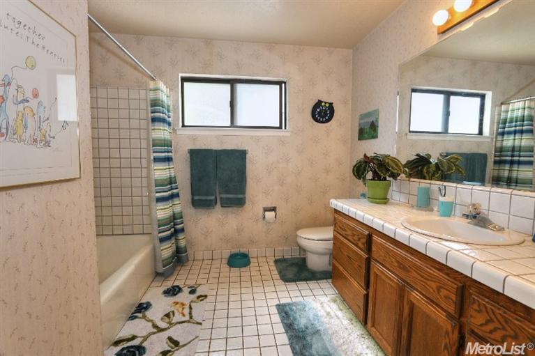 Sold, 3 Bedrooms, 2 Bathrooms, Single Family Home, Sacto So Land Park/Greenhaven, 6460 Driftwood St, Sacramento, CA 95831-1045, Beth Christensen, Dunnigan Realtors, Top Agent