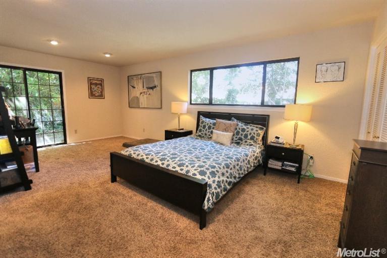 Sold, 3 Bedrooms, 2 Bathrooms, Single Family Home, Sacto So Land Park/Greenhaven, 6460 Driftwood St, Sacramento, CA 95831-1045, Beth Christensen, Dunnigan Realtors, Top Agent