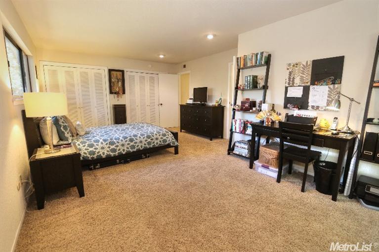 Sold, 3 Bedrooms, 2 Bathrooms, Single Family Home, Sacto So Land Park/Greenhaven, 6460 Driftwood St, Sacramento, CA 95831-1045, Beth Christensen, Dunnigan Realtors, Top Agent