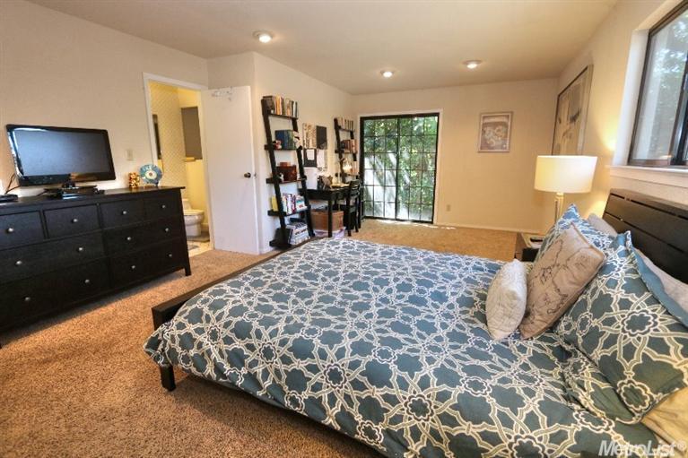 Sold, 3 Bedrooms, 2 Bathrooms, Single Family Home, Sacto So Land Park/Greenhaven, 6460 Driftwood St, Sacramento, CA 95831-1045, Beth Christensen, Dunnigan Realtors, Top Agent