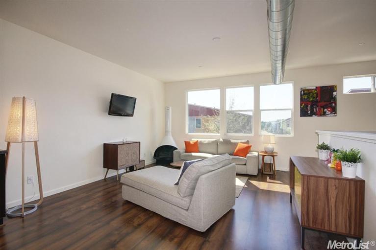 Sold, 2 Bedrooms, 2 Bathrooms, Single Family Home, West Sacramento S, 860 Silicon Ct, West Sacramento, CA 95691-2854, Beth Christensen, Dunnigan Realtors, Top Agent