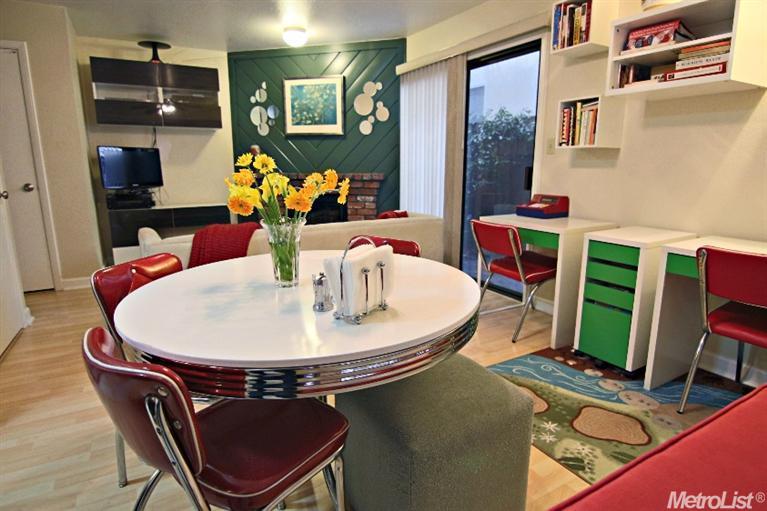 Sold, 2 Bedrooms, 1 Bathrooms, Condominium, Sacramento Downtown/Midtown, 2418 P St #A, Sacramento, CA 95816-6273, Beth Christensen, Dunnigan Realtors, Top Agent