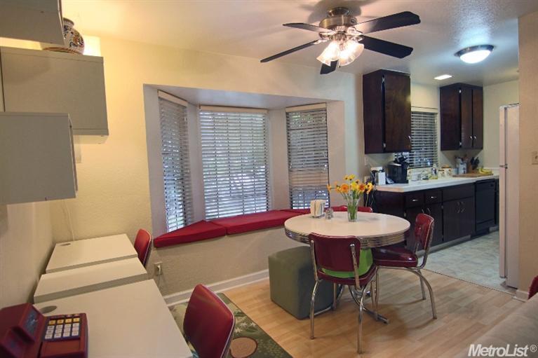 Sold, 2 Bedrooms, 1 Bathrooms, Condominium, Sacramento Downtown/Midtown, 2418 P St #A, Sacramento, CA 95816-6273, Beth Christensen, Dunnigan Realtors, Top Agent