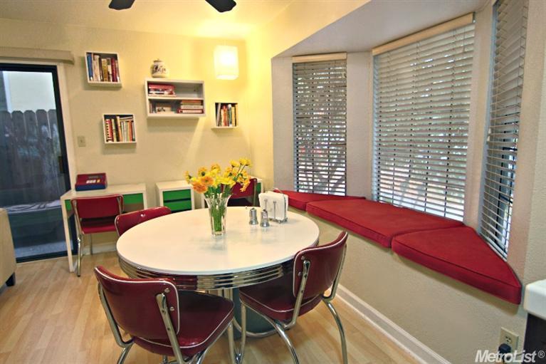 Sold, 2 Bedrooms, 1 Bathrooms, Condominium, Sacramento Downtown/Midtown, 2418 P St #A, Sacramento, CA 95816-6273, Beth Christensen, Dunnigan Realtors, Top Agent