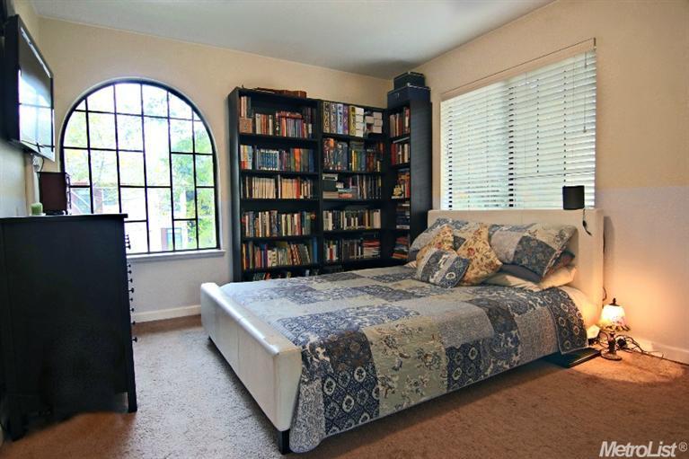 Sold, 2 Bedrooms, 1 Bathrooms, Condominium, Sacramento Downtown/Midtown, 2418 P St #A, Sacramento, CA 95816-6273, Beth Christensen, Dunnigan Realtors, Top Agent