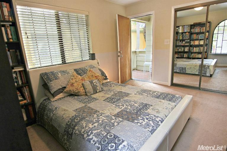 Sold, 2 Bedrooms, 1 Bathrooms, Condominium, Sacramento Downtown/Midtown, 2418 P St #A, Sacramento, CA 95816-6273, Beth Christensen, Dunnigan Realtors, Top Agent