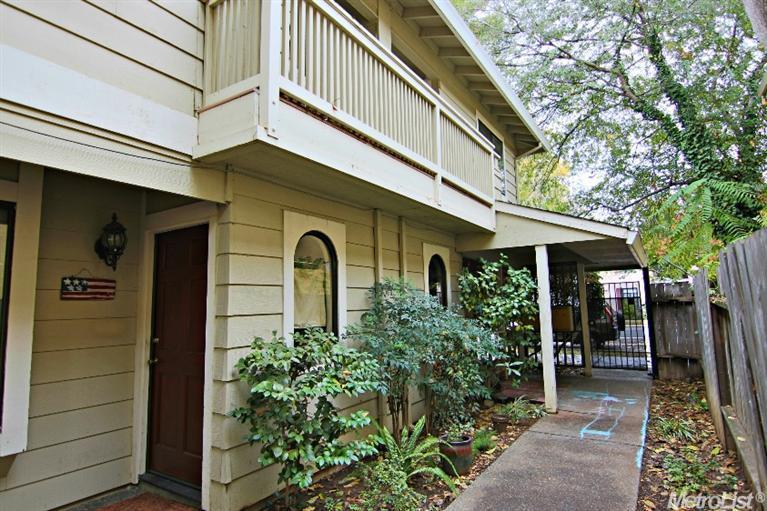 Sold, 2 Bedrooms, 1 Bathrooms, Condominium, Sacramento Downtown/Midtown, 2418 P St #A, Sacramento, CA 95816-6273, Beth Christensen, Dunnigan Realtors, Top Agent
