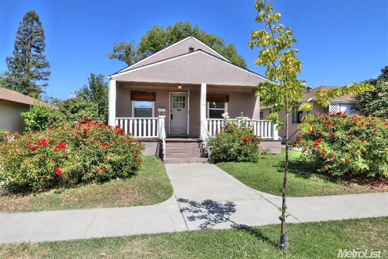 Sold, 2 Bedrooms, 1 Bathrooms, Single Family Home, East Sacramento & Vicinity, 2617 52nd St, Sacramento, CA 95817, Beth Christensen, Dunnigan Realtors, Top Agent