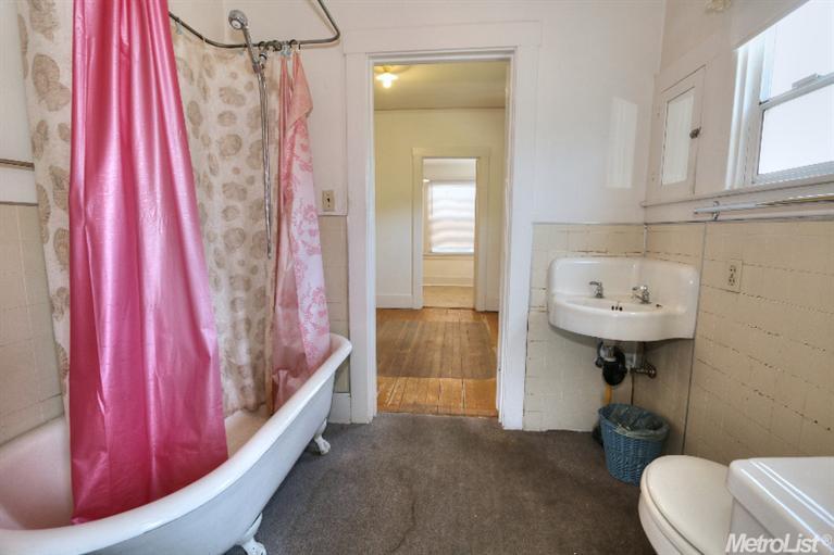 Sold, 2 Bedrooms, 1 Bathrooms, Single Family Home, East Sacramento & Vicinity, 2617 52nd St, Sacramento, CA 95817, Beth Christensen, Dunnigan Realtors, Top Agent