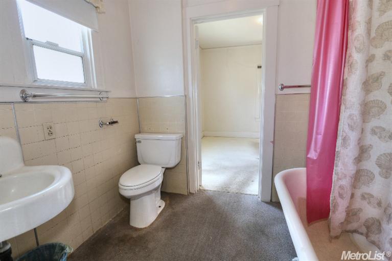 Sold, 2 Bedrooms, 1 Bathrooms, Single Family Home, East Sacramento & Vicinity, 2617 52nd St, Sacramento, CA 95817, Beth Christensen, Dunnigan Realtors, Top Agent