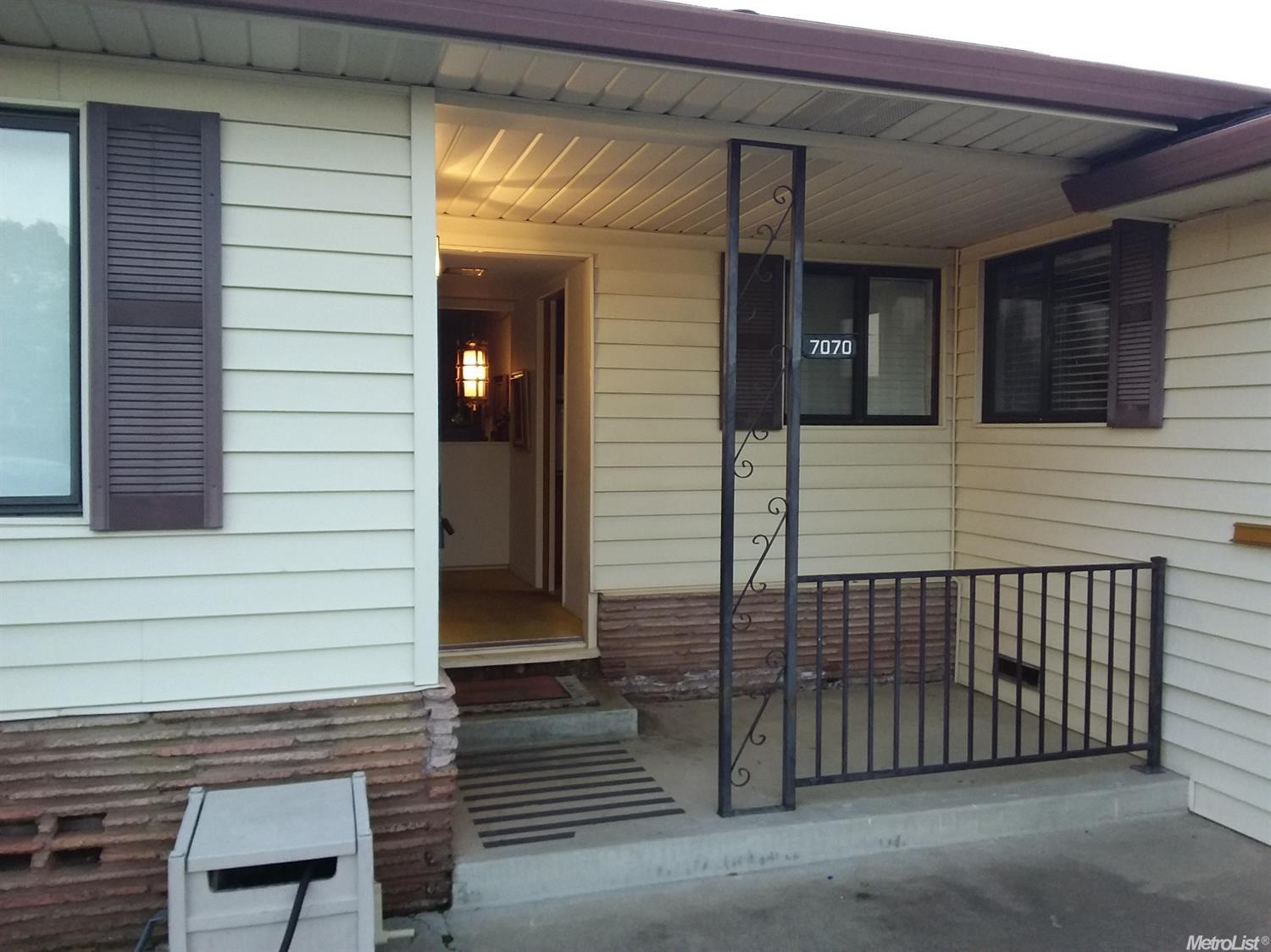 Sold, 3 Bedrooms, 2 Bathrooms, Single Family Home, Sacto South Land Park/Greenhaven, 7070 16th St, Sacramento, CA 95822-4210, Beth Christensen, Dunnigan Realtors, Top Agent