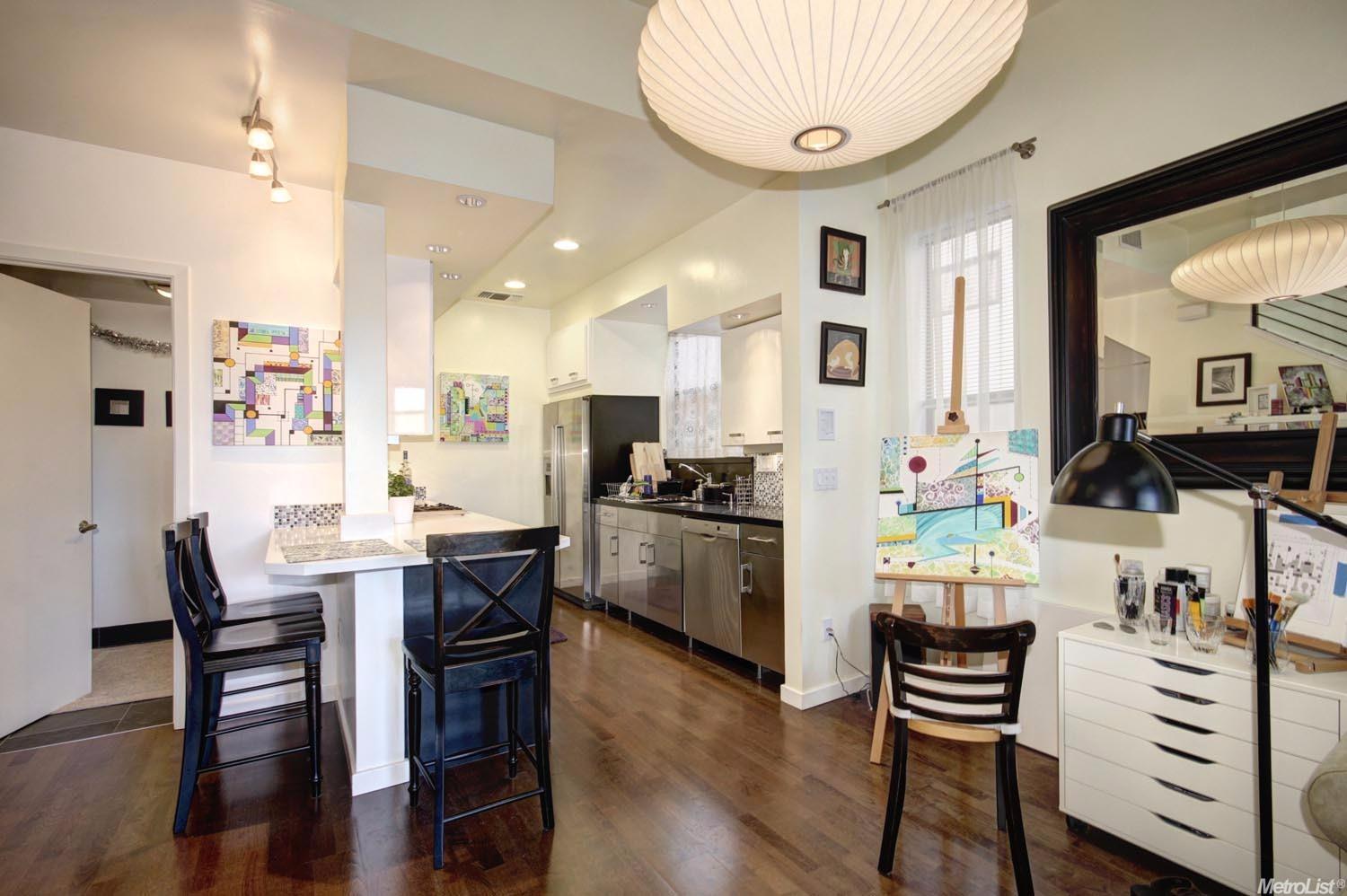 Sold, 2 Bedrooms, 2 Bathrooms, Townhome, Sacramento Downtown/Midtown, 2607 N St, Sacramento, CA 95816-5906, Beth Christensen, Dunnigan Realtors, Top Agent