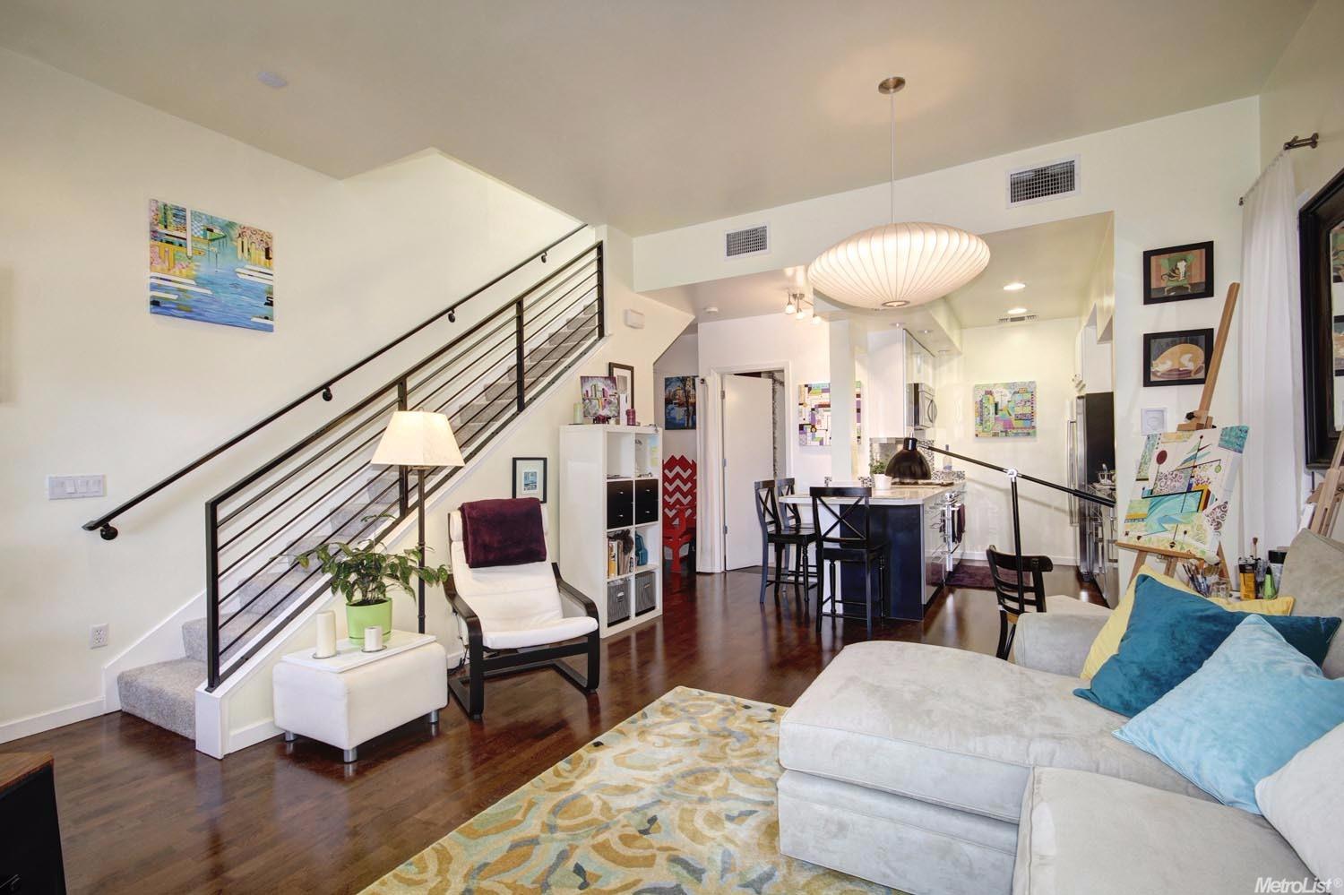 Sold, 2 Bedrooms, 2 Bathrooms, Townhome, Sacramento Downtown/Midtown, 2607 N St, Sacramento, CA 95816-5906, Beth Christensen, Dunnigan Realtors, Top Agent