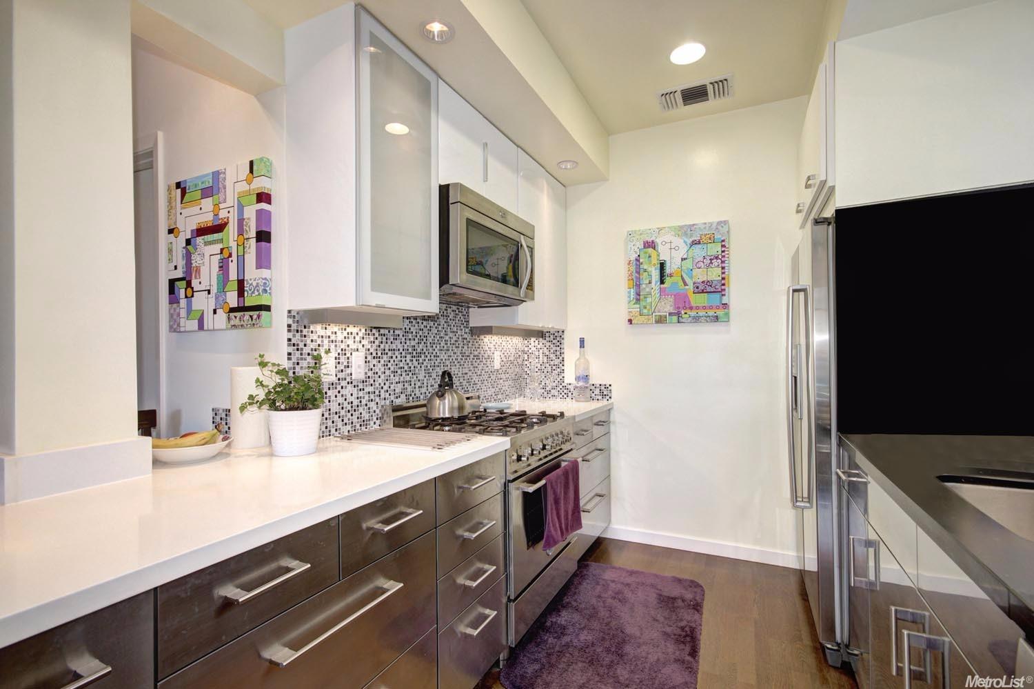 Sold, 2 Bedrooms, 2 Bathrooms, Townhome, Sacramento Downtown/Midtown, 2607 N St, Sacramento, CA 95816-5906, Beth Christensen, Dunnigan Realtors, Top Agent