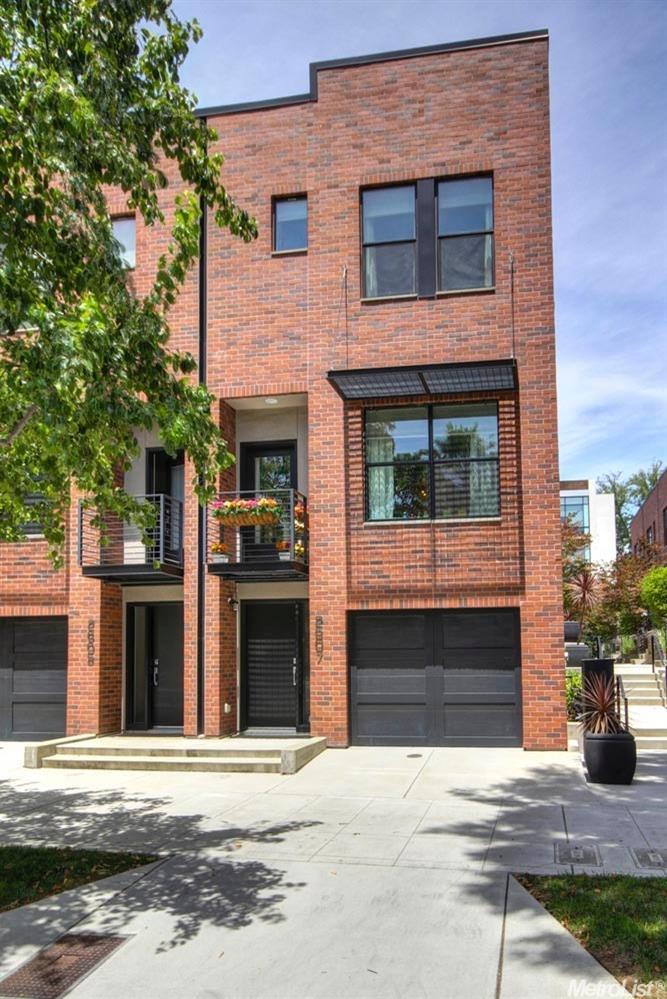 Sold, 2 Bedrooms, 2 Bathrooms, Townhome, Sacramento Downtown/Midtown, 2607 N St, Sacramento, CA 95816-5906, Beth Christensen, Dunnigan Realtors, Top Agent