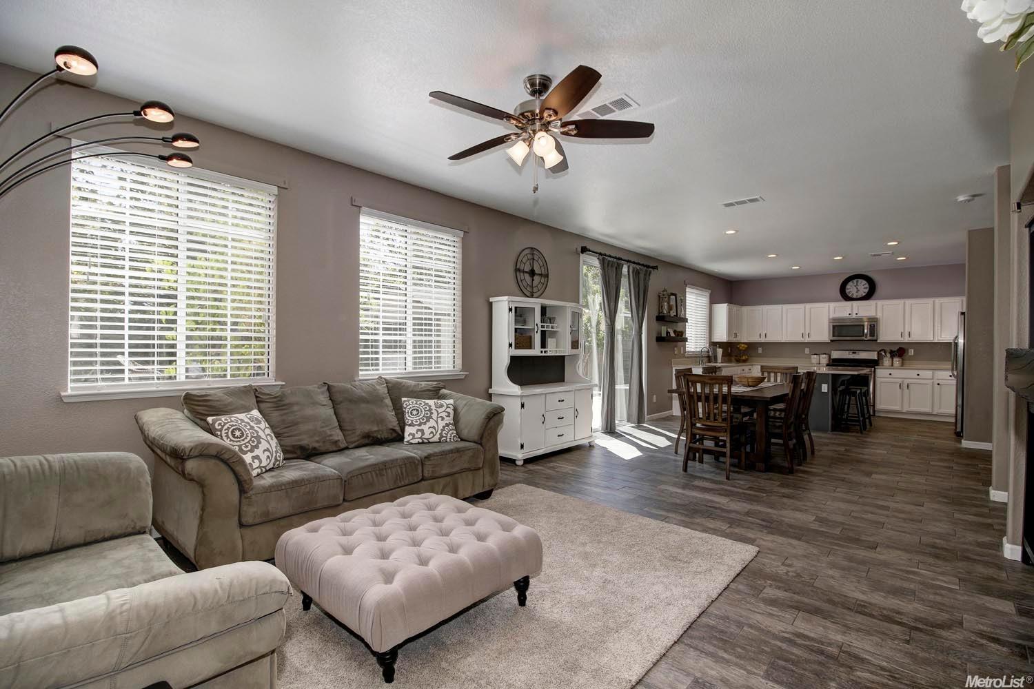 Sold, 4 Bedrooms, 2 Bathrooms, Single Family Home, Elk Grove, 9365 La Tonis Way, Elk Grove, CA 95758, Beth Christensen, Dunnigan Realtors, Top Agent