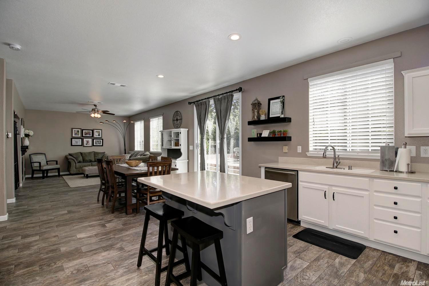 Sold, 4 Bedrooms, 2 Bathrooms, Single Family Home, Elk Grove, 9365 La Tonis Way, Elk Grove, CA 95758, Beth Christensen, Dunnigan Realtors, Top Agent