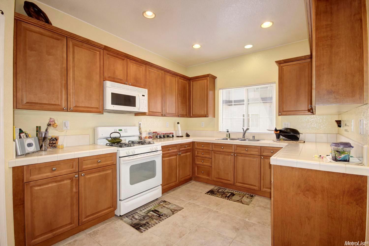 Sold, 2 Bedrooms, 2 Bathrooms, Condominium, Sacto So Land Park/Greenhaven, 7707 George River Ln, Sacramento, CA 95831-5814, Beth Christensen, Dunnigan Realtors, Top Agent