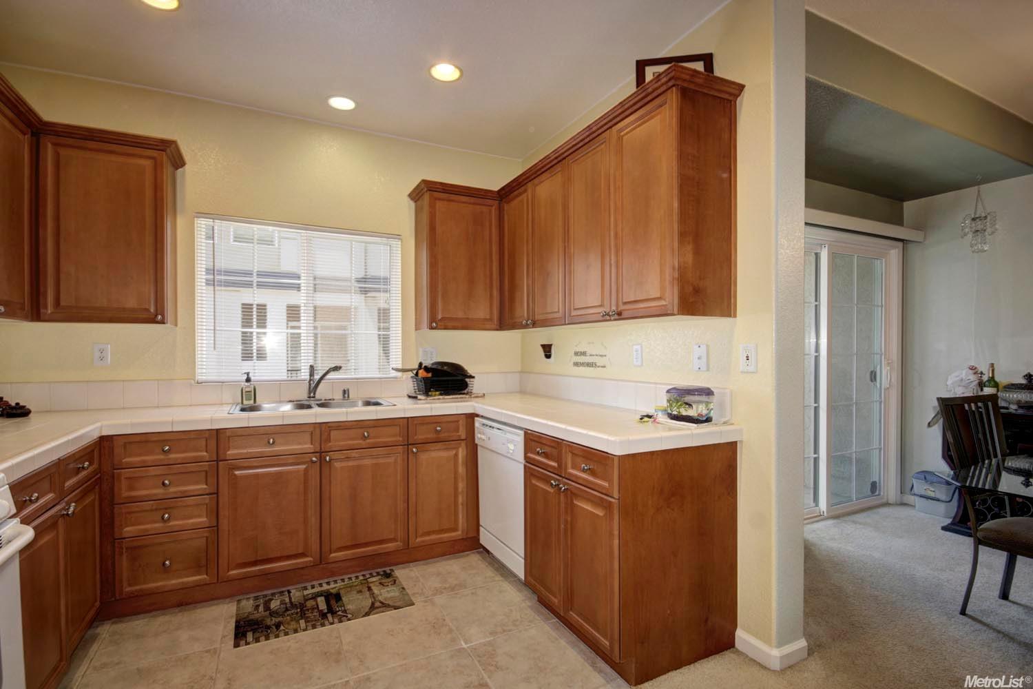 Sold, 2 Bedrooms, 2 Bathrooms, Condominium, Sacto So Land Park/Greenhaven, 7707 George River Ln, Sacramento, CA 95831-5814, Beth Christensen, Dunnigan Realtors, Top Agent