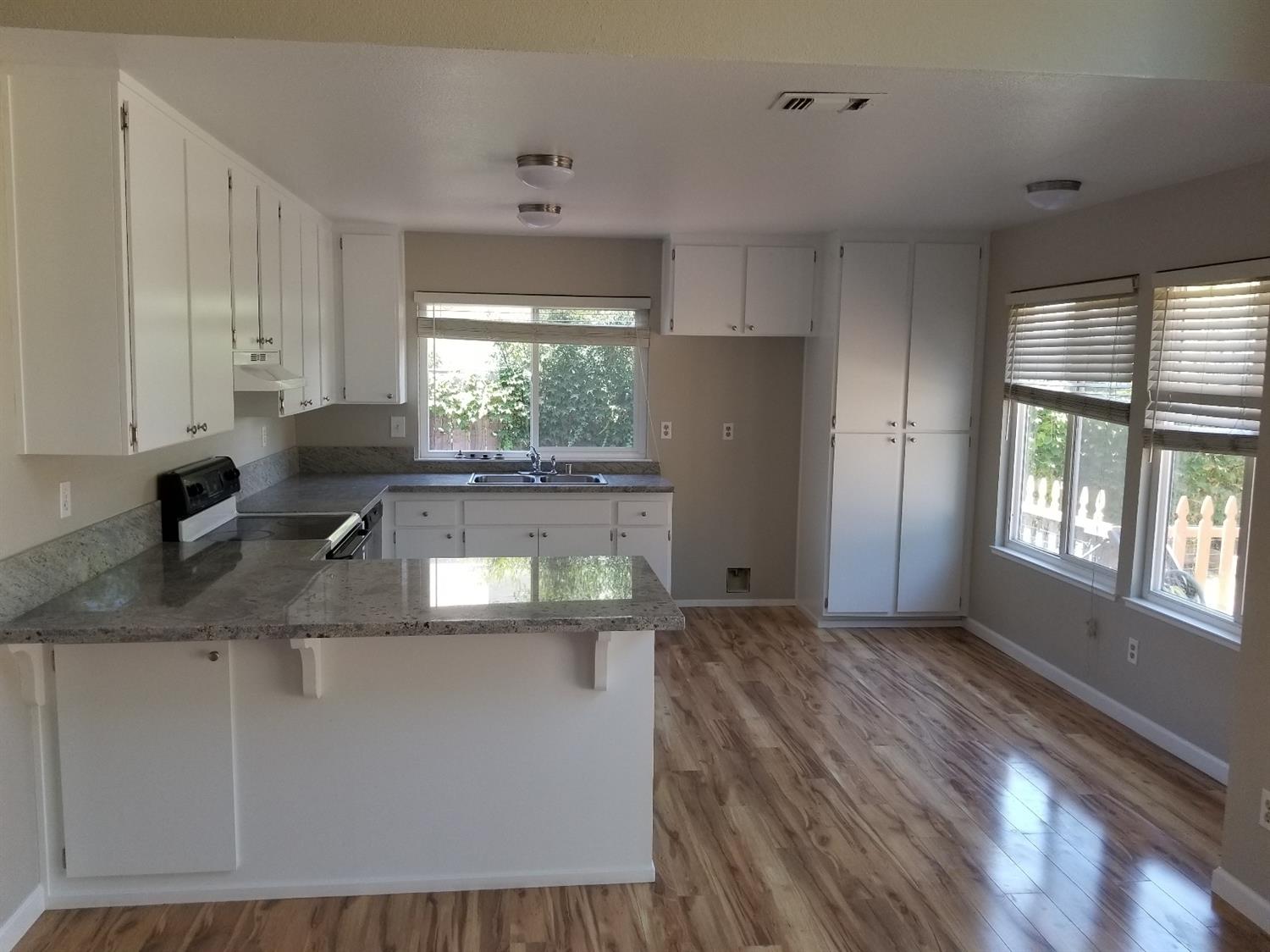 Sold, 3 Bedrooms, 2 Bathrooms, Single Family Home, No Sacto/Natomas/Del Paso Heights, 1355 Senida Way, Sacramento, CA 95833-1032, Beth Christensen, Dunnigan Realtors, Top Agent