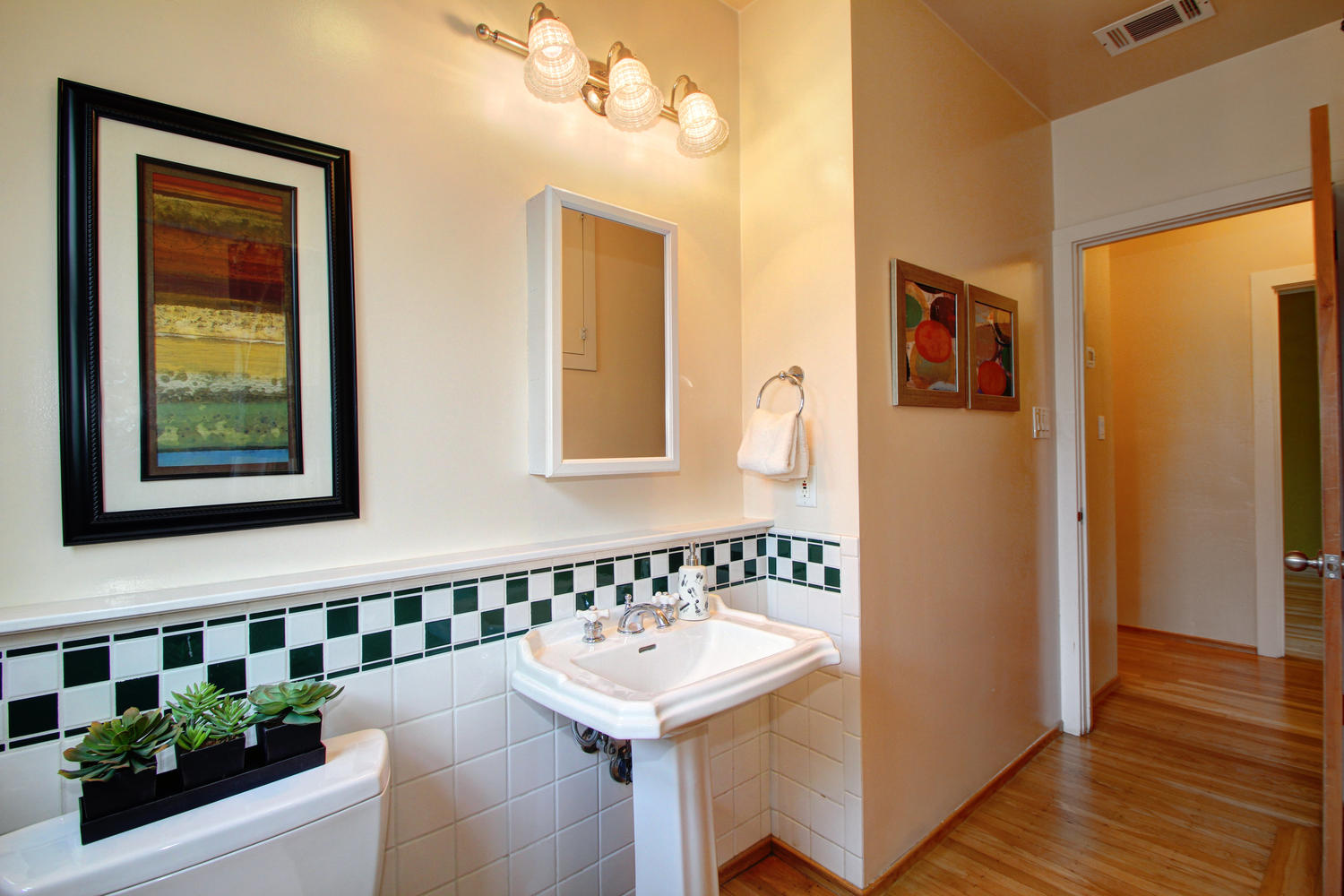Dunnigan Realtors East Sac 2 Bedrooms, Single Family Home, Sold Listings, 46th Street, 2 Bathrooms, Listing ID 1070, Sacramento, Sacramento , California, United States, 95819,