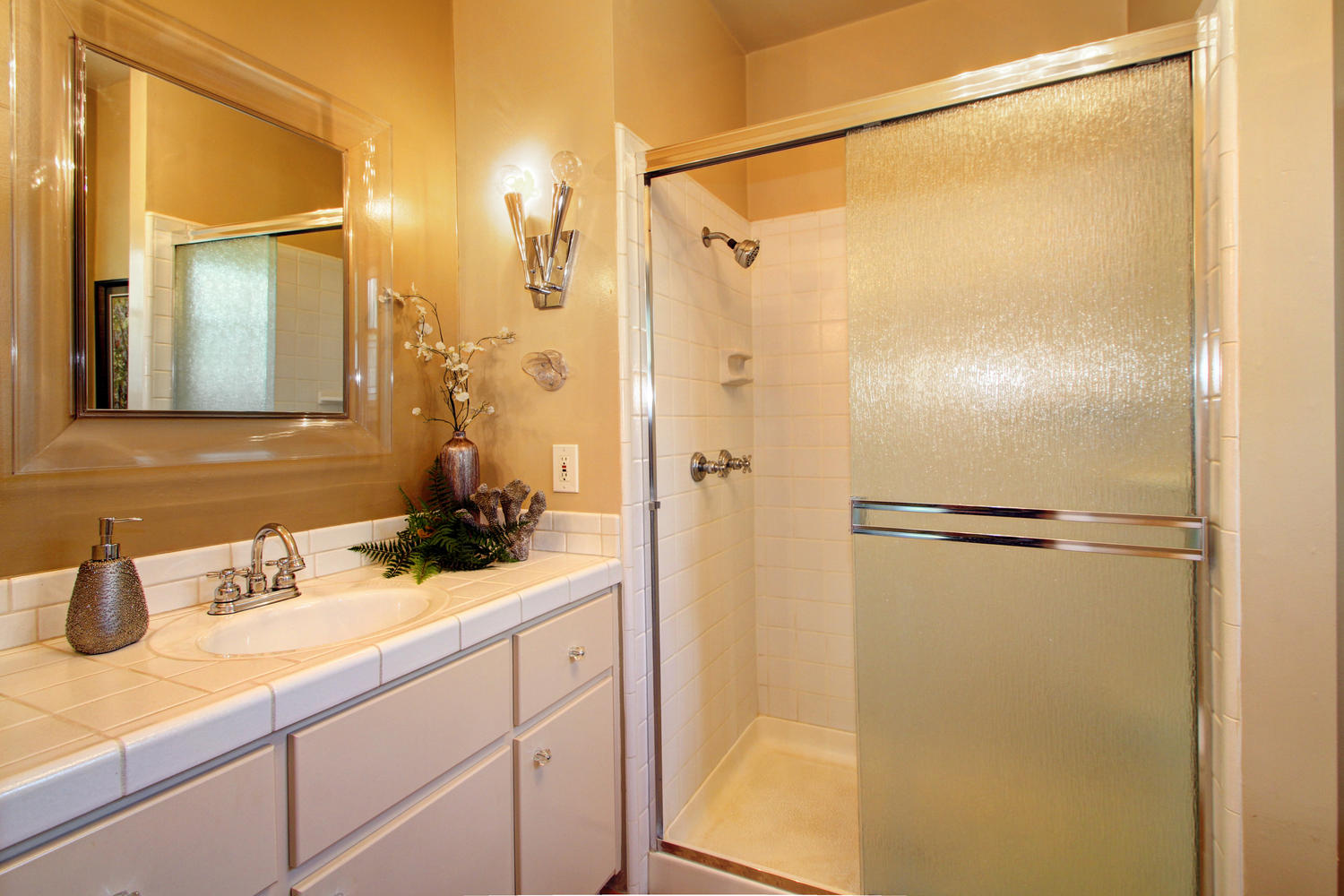 Dunnigan Realtors East Sac 2 Bedrooms, Single Family Home, Sold Listings, 46th Street, 2 Bathrooms, Listing ID 1070, Sacramento, Sacramento , California, United States, 95819,