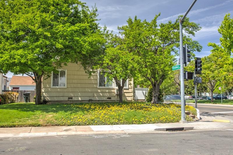 Sold, 2 Bedrooms, 1 Bathrooms, Single Family Home, Sacramento Elder Creek/Fruitridge, 5560 Broadway, Sacramento, CA 95820-1709, Beth Christensen, Dunnigan Realtors, Top Agent
