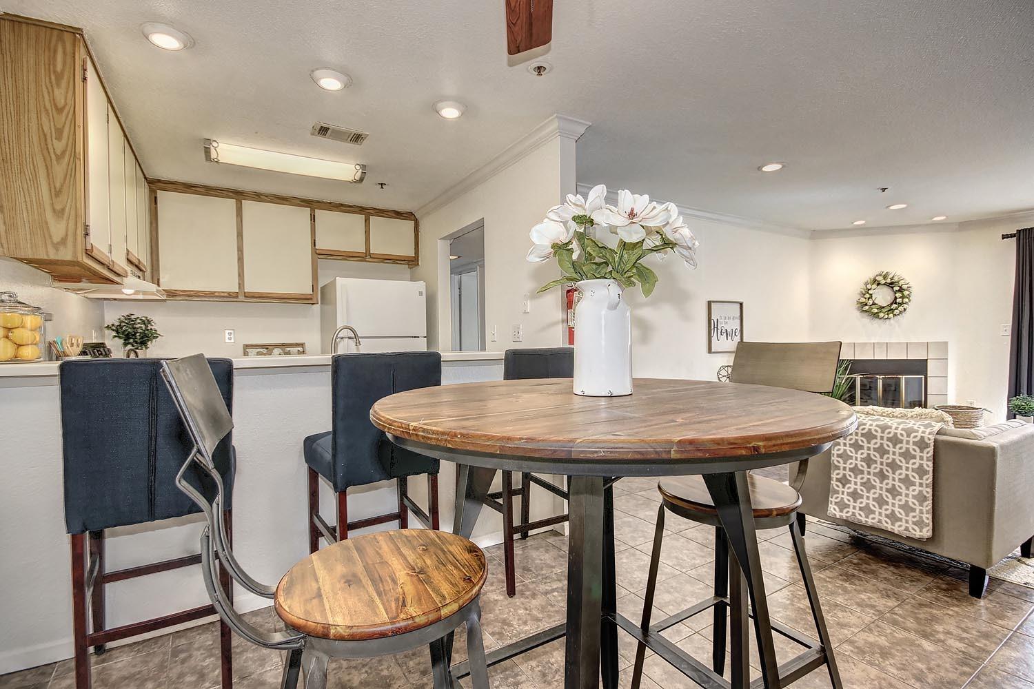 Sold, 2 Bedrooms, 2 Bathrooms, Condominium, Sacto Arden/Arcade Creek/Vicinity, 1019 Dornajo Way #101, Sacramento, CA 95825-7300, Beth Christensen, Dunnigan Realtors, Top Agent