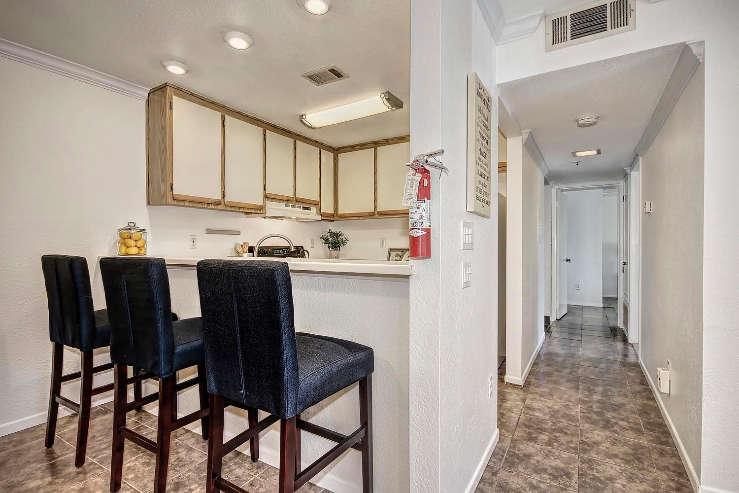 Sold, 2 Bedrooms, 2 Bathrooms, Condominium, Sacto Arden/Arcade Creek/Vicinity, 1019 Dornajo Way #101, Sacramento, CA 95825-7300, Beth Christensen, Dunnigan Realtors, Top Agent