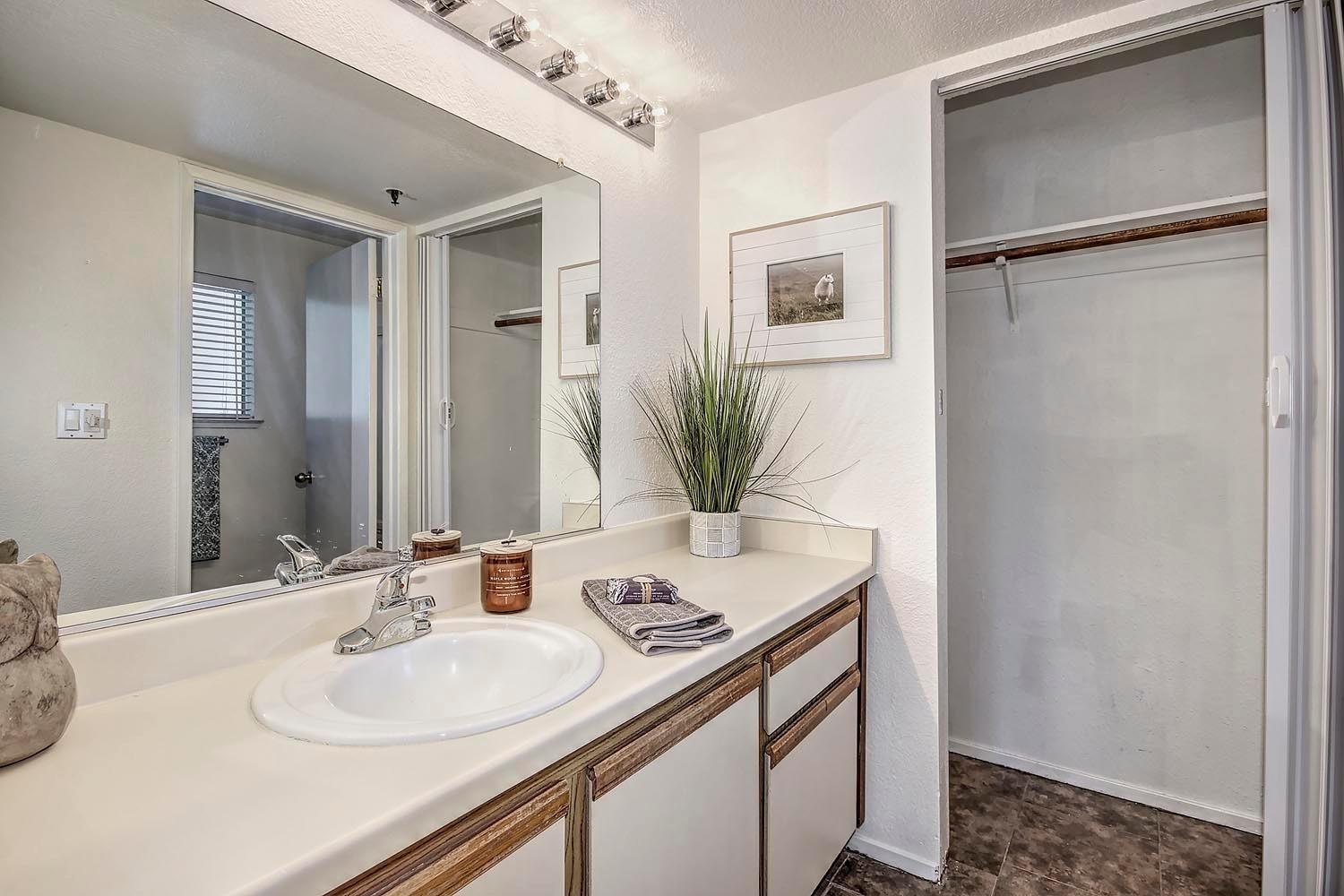 Sold, 2 Bedrooms, 2 Bathrooms, Condominium, Sacto Arden/Arcade Creek/Vicinity, 1019 Dornajo Way #101, Sacramento, CA 95825-7300, Beth Christensen, Dunnigan Realtors, Top Agent