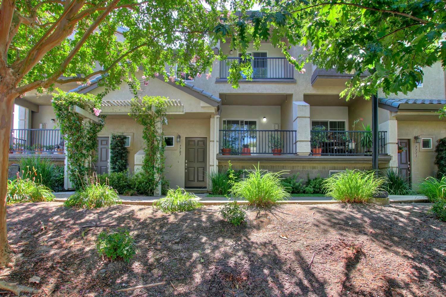 Sold, 2 Bedrooms, 2 Bathrooms, Condominium, Sacto So Land Park/Greenhaven, 7707 George River Ln, Sacramento, CA 95831-5814, Beth Christensen, Dunnigan Realtors, Top Agent