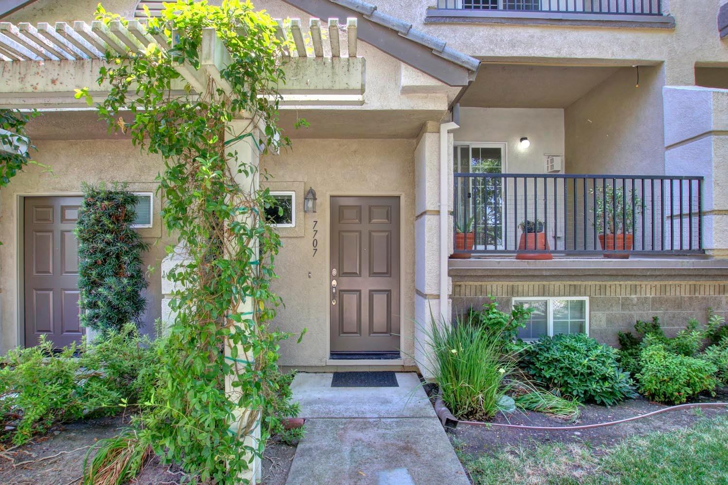 Sold, 2 Bedrooms, 2 Bathrooms, Condominium, Sacto So Land Park/Greenhaven, 7707 George River Ln, Sacramento, CA 95831-5814, Beth Christensen, Dunnigan Realtors, Top Agent