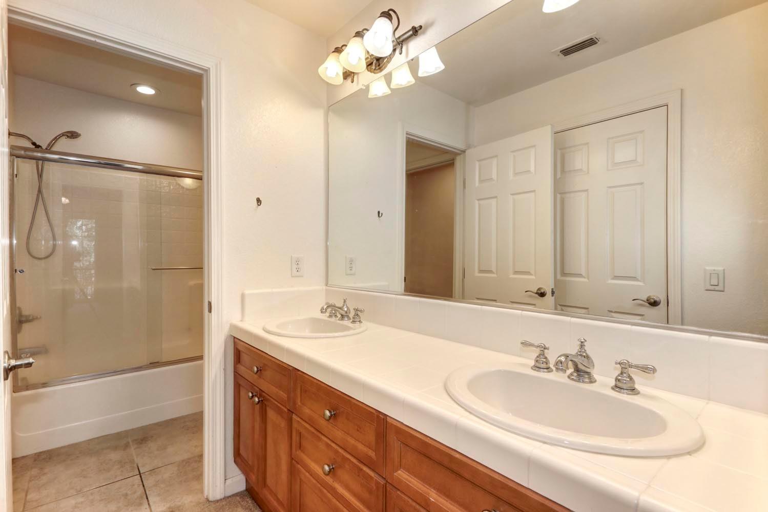 Sold, 2 Bedrooms, 2 Bathrooms, Condominium, Sacto So Land Park/Greenhaven, 7707 George River Ln, Sacramento, CA 95831-5814, Beth Christensen, Dunnigan Realtors, Top Agent