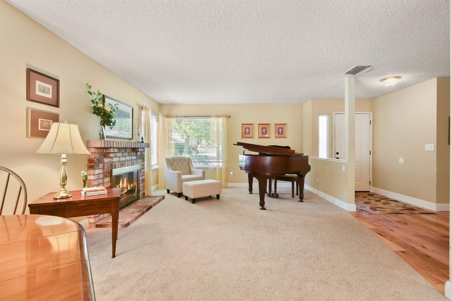 Sold, 4 Bedrooms, 2 Bathrooms, Single Family Home, Sacto So Land Park/Greenhaven, 808 Sao Jorge Way, Sacramento, CA 95831, Beth Christensen, Dunnigan Realtors, Top Agent