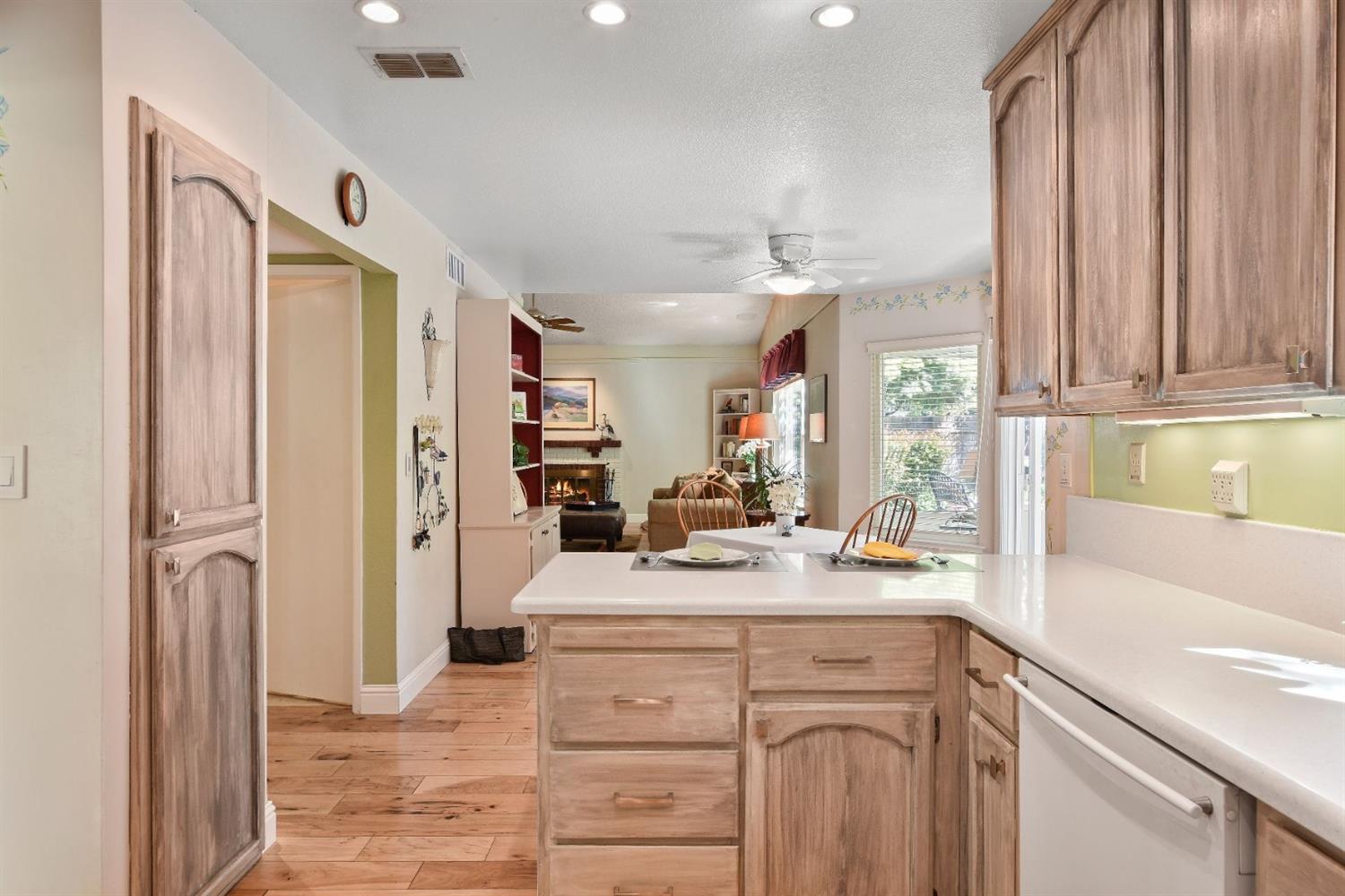 Sold, 4 Bedrooms, 2 Bathrooms, Single Family Home, Sacto So Land Park/Greenhaven, 808 Sao Jorge Way, Sacramento, CA 95831, Beth Christensen, Dunnigan Realtors, Top Agent