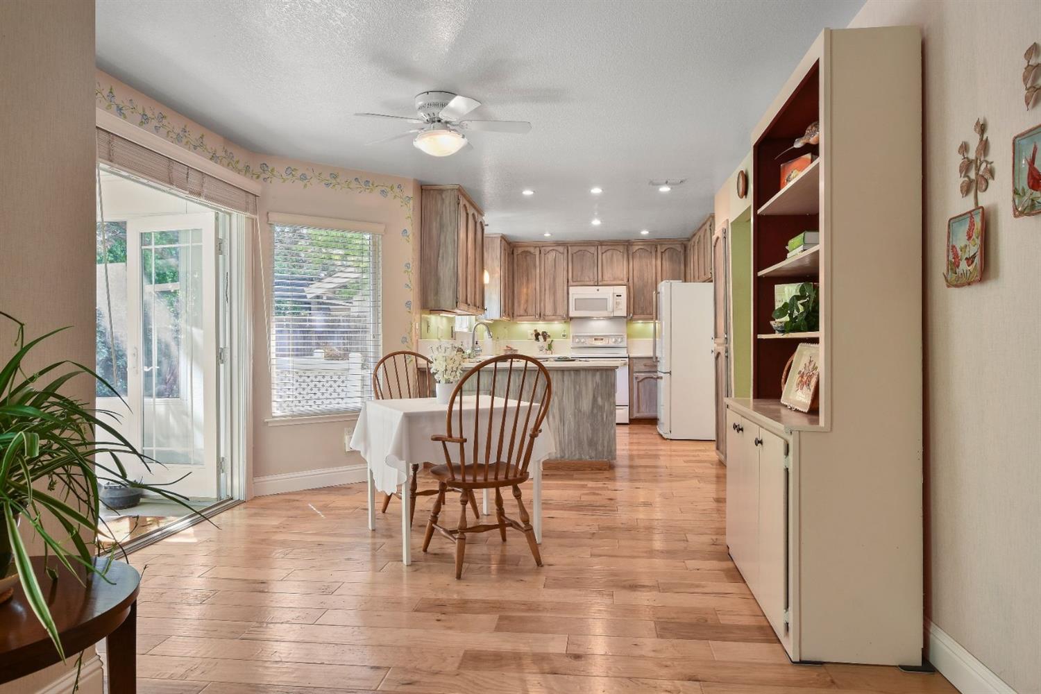 Sold, 4 Bedrooms, 2 Bathrooms, Single Family Home, Sacto So Land Park/Greenhaven, 808 Sao Jorge Way, Sacramento, CA 95831, Beth Christensen, Dunnigan Realtors, Top Agent