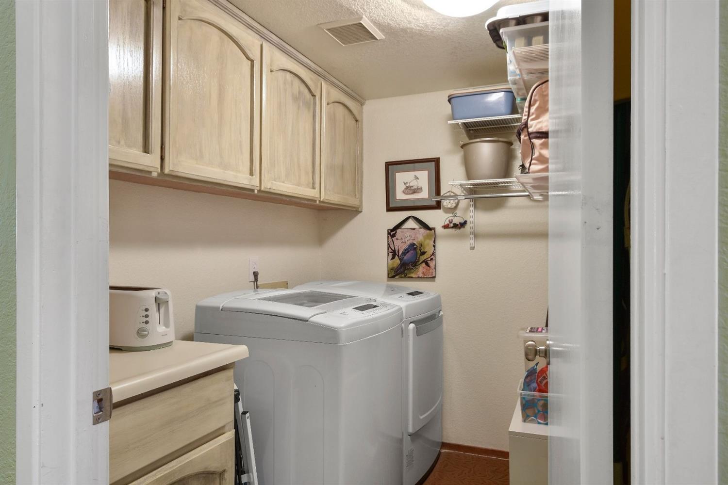 Sold, 4 Bedrooms, 2 Bathrooms, Single Family Home, Sacto So Land Park/Greenhaven, 808 Sao Jorge Way, Sacramento, CA 95831, Beth Christensen, Dunnigan Realtors, Top Agent