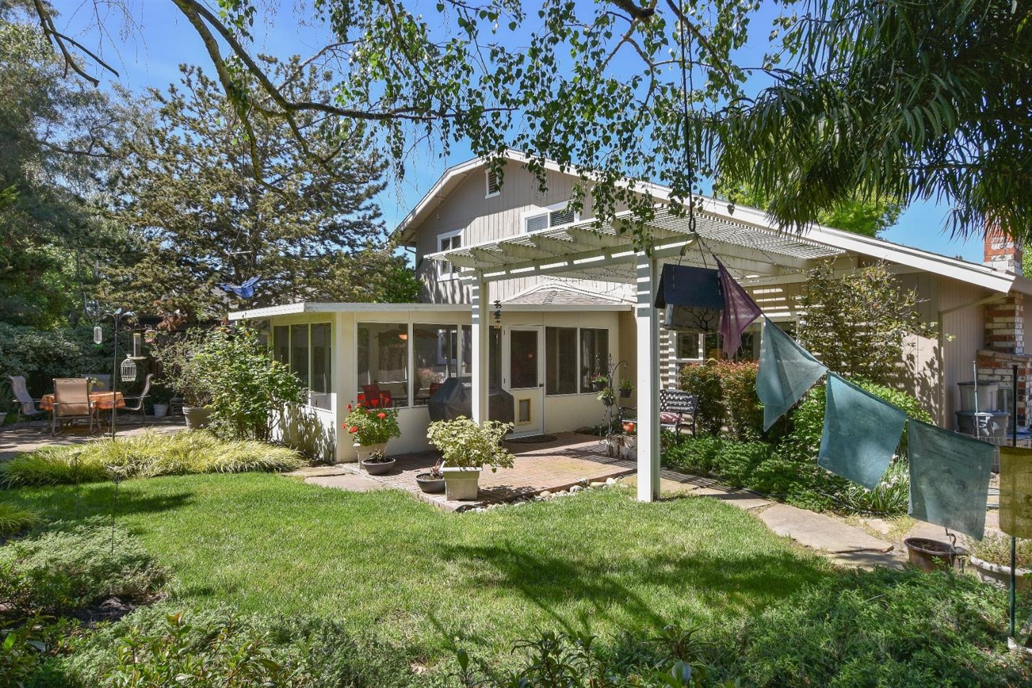 Sold, 4 Bedrooms, 2 Bathrooms, Single Family Home, Sacto So Land Park/Greenhaven, 808 Sao Jorge Way, Sacramento, CA 95831, Beth Christensen, Dunnigan Realtors, Top Agent